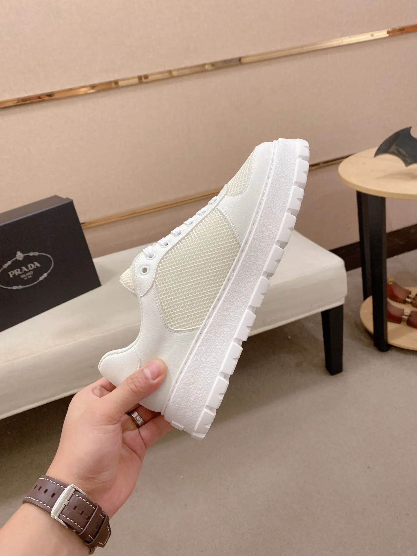 Men's men's shoes💰: 440💰[Prada～Prada] Trendy new styles are on the market. Same style as the official website. Counter quality. Original version. [Strong] [Strong] Imported selected first-layer cowhide. Comfortable and breathable sheepskin lining, fine workmanship, upper layer made of 100% pure cowhide, original last shape, comfortable on the feet, shoe sizes 38 to 44